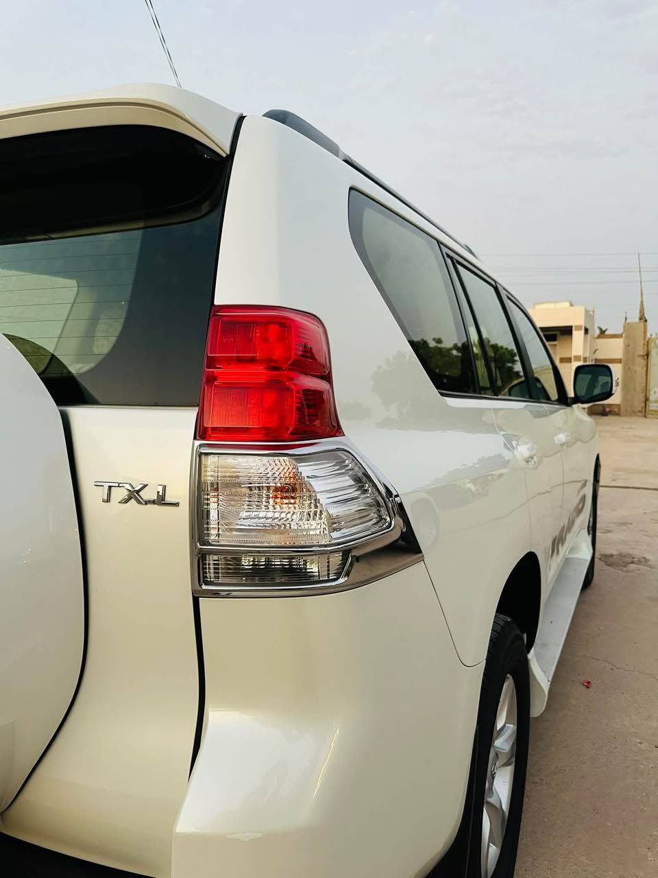 2013
T.X.L

خليجي 

رقم بغداد الجديد  بسمنه

6 سلندر  دفع رباعي

مكفولة كفاله عامه عده PDR بسيطه على كد شبر بل باب الخلفي عكس السائق 

مواصفات معروفه

بصمه👍

فتحه سقف كهربائيه 🤍

كشنات اماميه كهرباء 

ثلاجه 🌗

- مثبت سرعه

- تحكم ستيرن

- كاميرا خلفية 

- بلوتوث

- مشغل CD

- منفذ AUX & USB

- مقاعد كهرباء2

- مرايا شفط

- كشافات ضباب

- فرامل مانع للانزلاق

-تخم تاير جديد كويتي 

السياره مكفوله كفاله  عامه من التبديل والصبغ   

مكاني صلاح الدين قضاء بلد 

السعر 275

للستفسار اتصل على الرقم ***********
