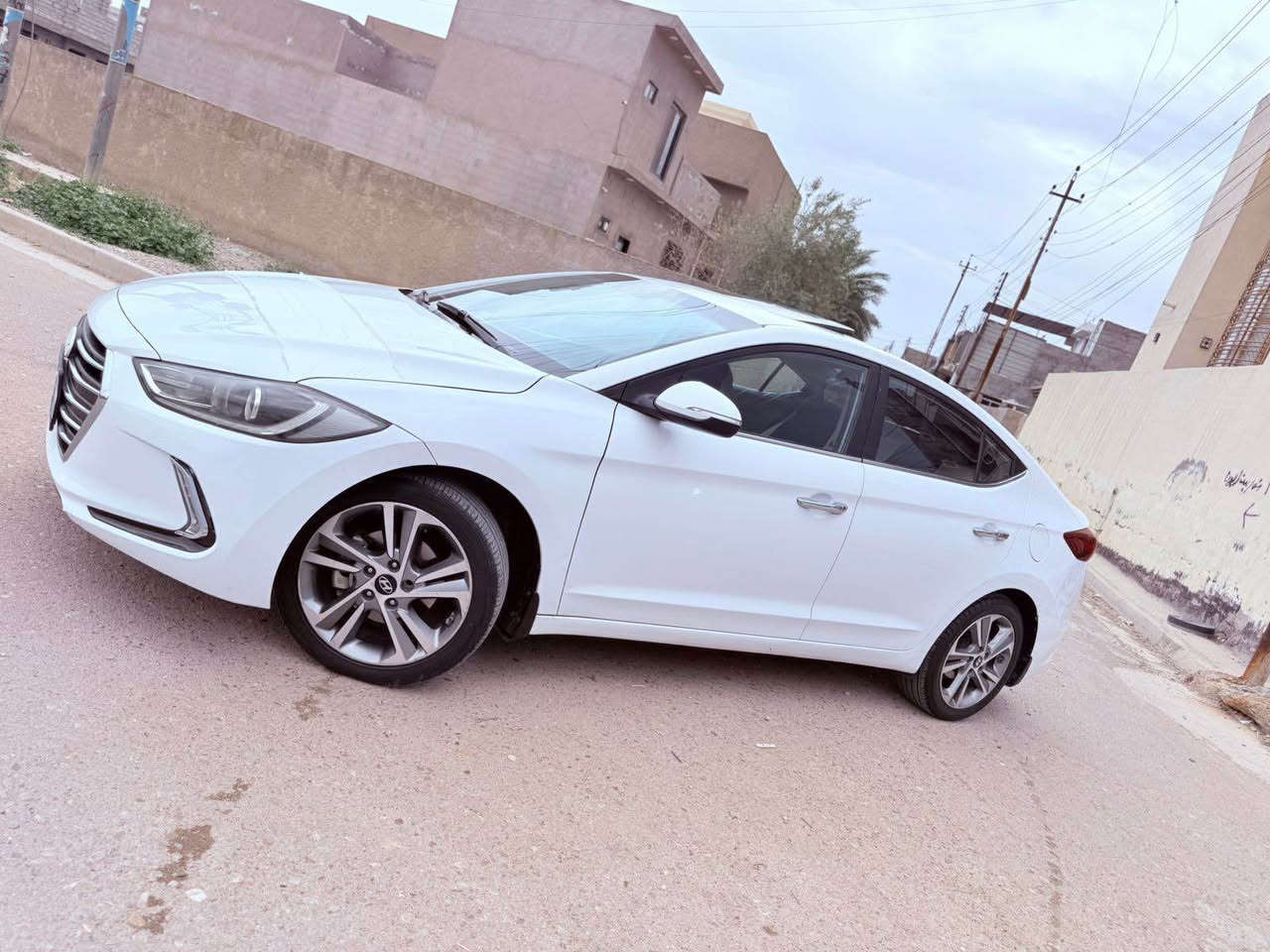 سلام عليكم 
النترا خليجي 2018 فول محرك 2000 السيارة سونارها موجود بالصور رجاءاً لحد يخابرني بس الشراي تفاصيلها كلها مذكورة بالسونار وبسمي وسعرها 110 قفل مكانها بغداد الكمالية***********فقط بيع بغداد, العراق
