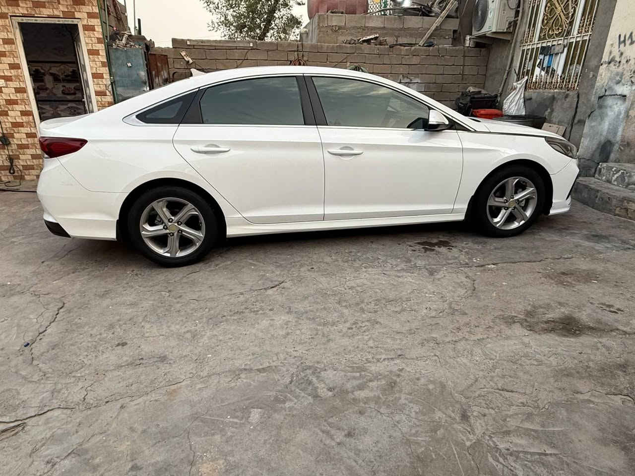 سوناتا خليجي 2018 مكفولة من الضربة والصبغ والتبديل محرك كير كفالة 2400دوش تخم تاير حدادية تبريد قطعتين كشن كهرباء لد امامي شاشة كأمره السيارة رقم اربيل انكليزي سنوية 2028 تحويل راعيها يريد تحويل البياع شراي لايتصل لن مايحول وانه اريد تحويل سعرها 167وبيه مجال لشراي ***********
