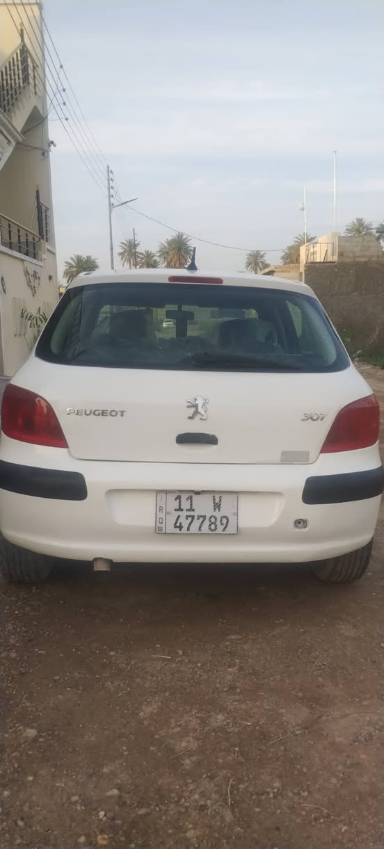 السلام عليكم بيجو فرنسي ٢٠٠٥ نبريد شغال محرك خير من لله كير مكفول بيها قطع صبغ ابيع احزام  سعر ٤٥ ورقة بيها مجال قليل رقم***********
