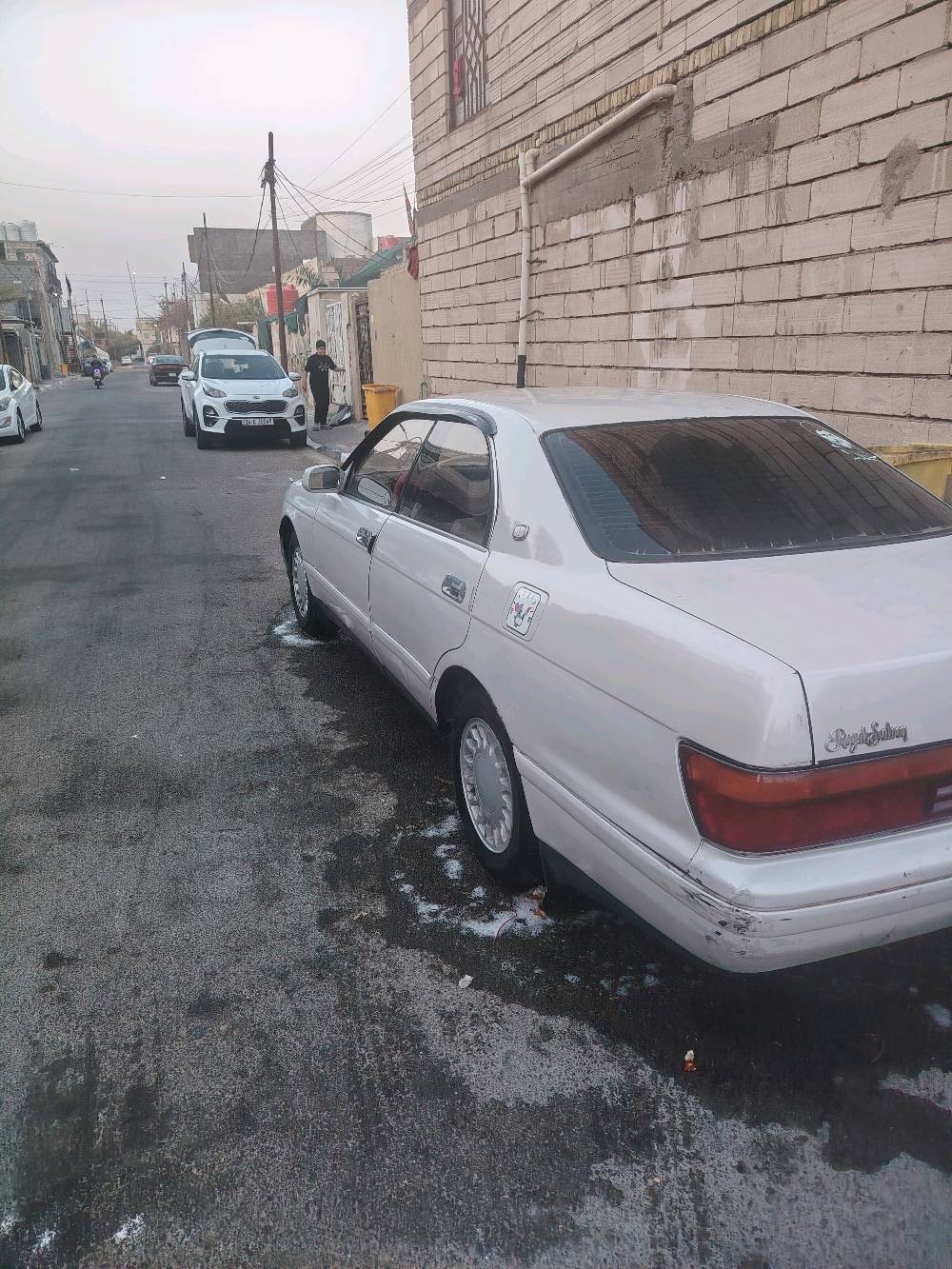 سلام عليكم كراون بطه فصل  لون لؤلؤي موديل 93 كير مكينه جدد تبريدهه عوزه بس بوريات كبريسر شغال  بديهه حلوو سنويتهه مامنتهيه  كهربائيات كلهه شغاله حداده نعمه من الله سعر45 وبيه مجال
+964 771 828 3298
ممكن تذكر شنو الفئة/الموديل الكامل للكرون بالضبط؟ يعني بطّه فصل شنو نوعها أو مواصفاتها؟: 
ماعدي معرفه بيهه 
وين موقع السيارة هسه؟ بأي محافظة/منطقة حتى المشتري يعرف يجي يشوفها؟: 
البصره القبله
هل السيارة بيها أي صرفيات أو عيوب ثانية غير الباوريات والكمبريسر، مثل بالماكينة أو القير أو الشاصي؟: 
بس هاذ بيهه
البيع نهائي لو بيه مجال للمساومة؟ وإذا تحب، شكد أقل سعر توصل له؟: 
40وبيه 