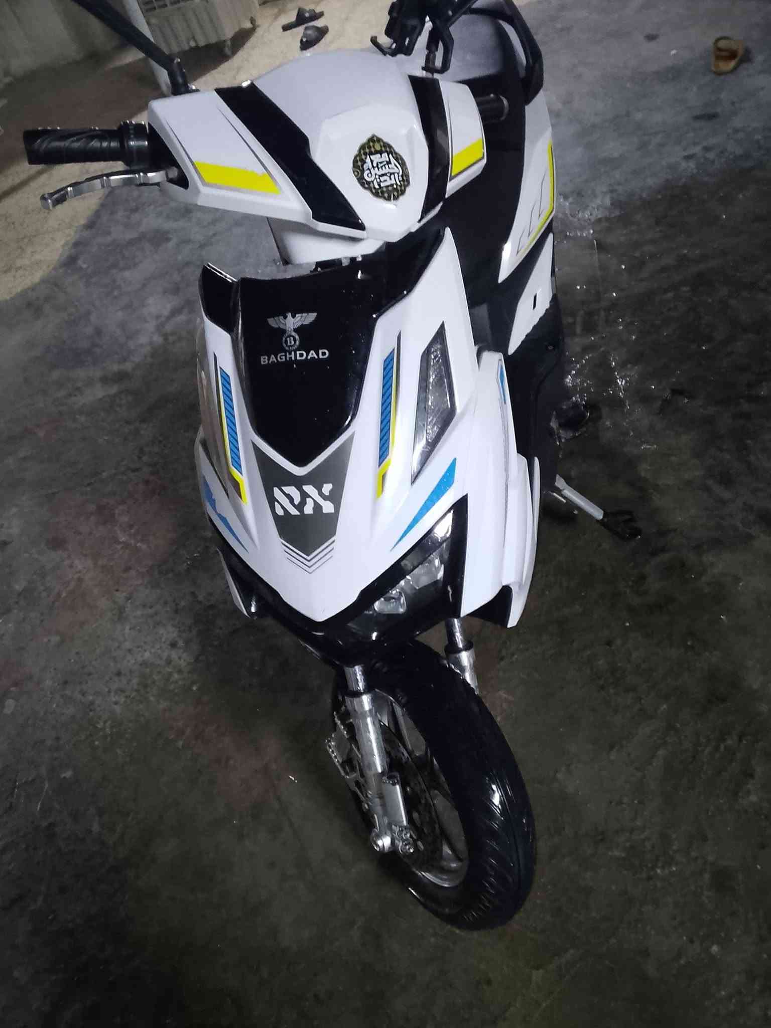 السلام عليكم
دراجة كهربائية للبيع🛵

♦️شركة بغداد 

♦️النوع RX

♦️السرعة الحقيقية 60

♦️نضام الR الرجوع الى الخلف

♦️نسبة النظافة 70%

♦️مري كاربون فايبر

♦️الملف 3000W

♦️A36

♦️72V

♦️6بطارية

♦️شيال رياضي

📍 ملاحظة الدراجة مبدل سكليتر و عمبار بريك جدد

و الإشارة بية خلل متشتغل و الجاملخ نقص

تجي وتشوف الدراجة مثل ما ذكرت النضافة70%

💰🤑السعر........600الف وبيها مجال

العنوان 📍 بغداد الزعفرانية 

رقم الهاتف 📞***********

ليريد يتصل ممتواجد على الانترنت
