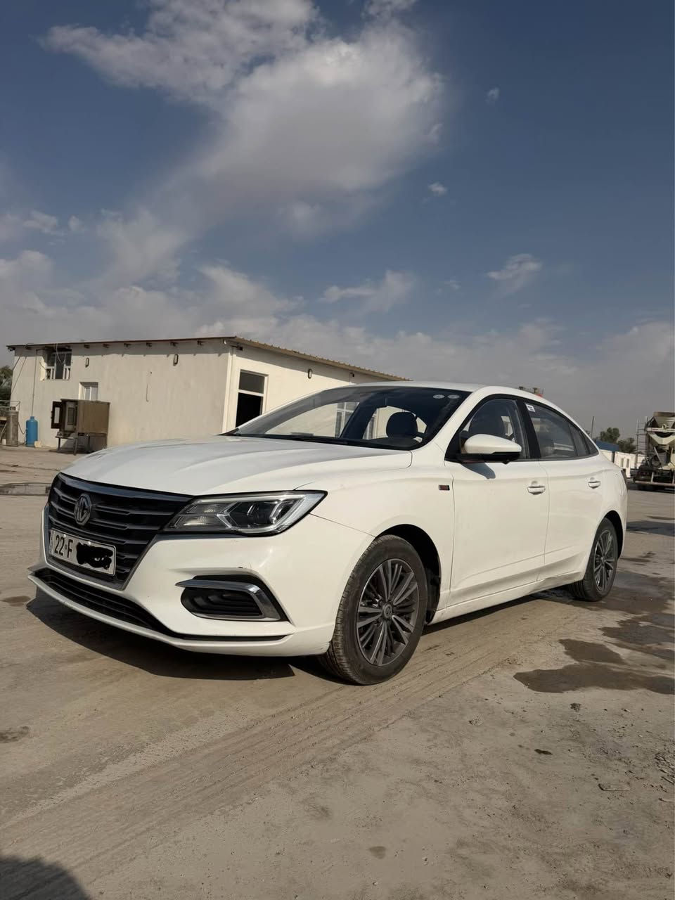MG 5 luxury 2022
2 جێی گچکەی تحدیلە دۆسەکەشی قۆپەکی پێوەیە بێ سبوغە سەیارەکە فولل فولل ماصفاتە لێکشەریە 
سلایت و بەسمە و برێک ئۆتۆ و ٣٦٠ پلە کامیرا ئاوێنە حەساس و شەفت فولل فوللە گێر و مەکینەی بە شەرتە سەیارەکە 
سحری ٩٨ و مەجالێکی کەم
تحویل و غەرامەی بە شەرتە
***********
*********** أربيل, العراق
