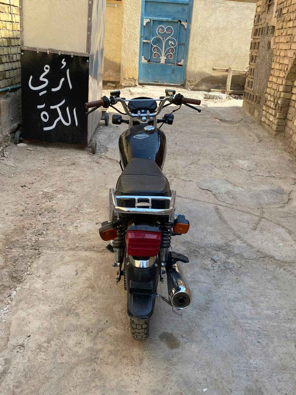 سلام عليكم سونك موديل 25 للبيع 
مكينه 200 تبريد دهن اوراق اصولي

كهربائيات كلها شغاله شلع 

كلج عنبار دشبول الكتروني دراجه جاهزه متذب عليها ولاربع 

مكاني فلاحيه *********** سعر 650 وبيها مجال للشراي
