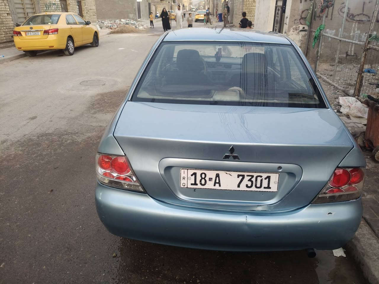 السلام عليكم لانسر بومه موديل 2005 ياباني 
السياره مصبوغه عام بيها ضربه بل صندوك وجاملغ الخلفي مصبوغه ومعمره حلوه عضمتها السياره اوتوماتيك محرك 150 كير ومحرك خير من الله تبريد ثلج السياره جاهزه وين ميعجبك مكاني بغداد الكماليه السعر (50) رقم الهاتف***********
