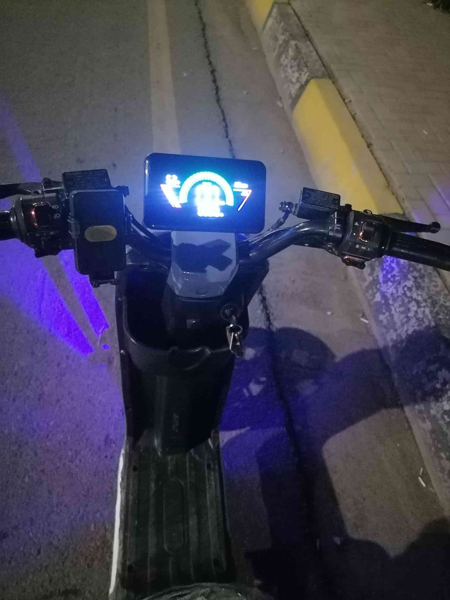 R8 • ٢٠٢٥ • بطاريات دبل