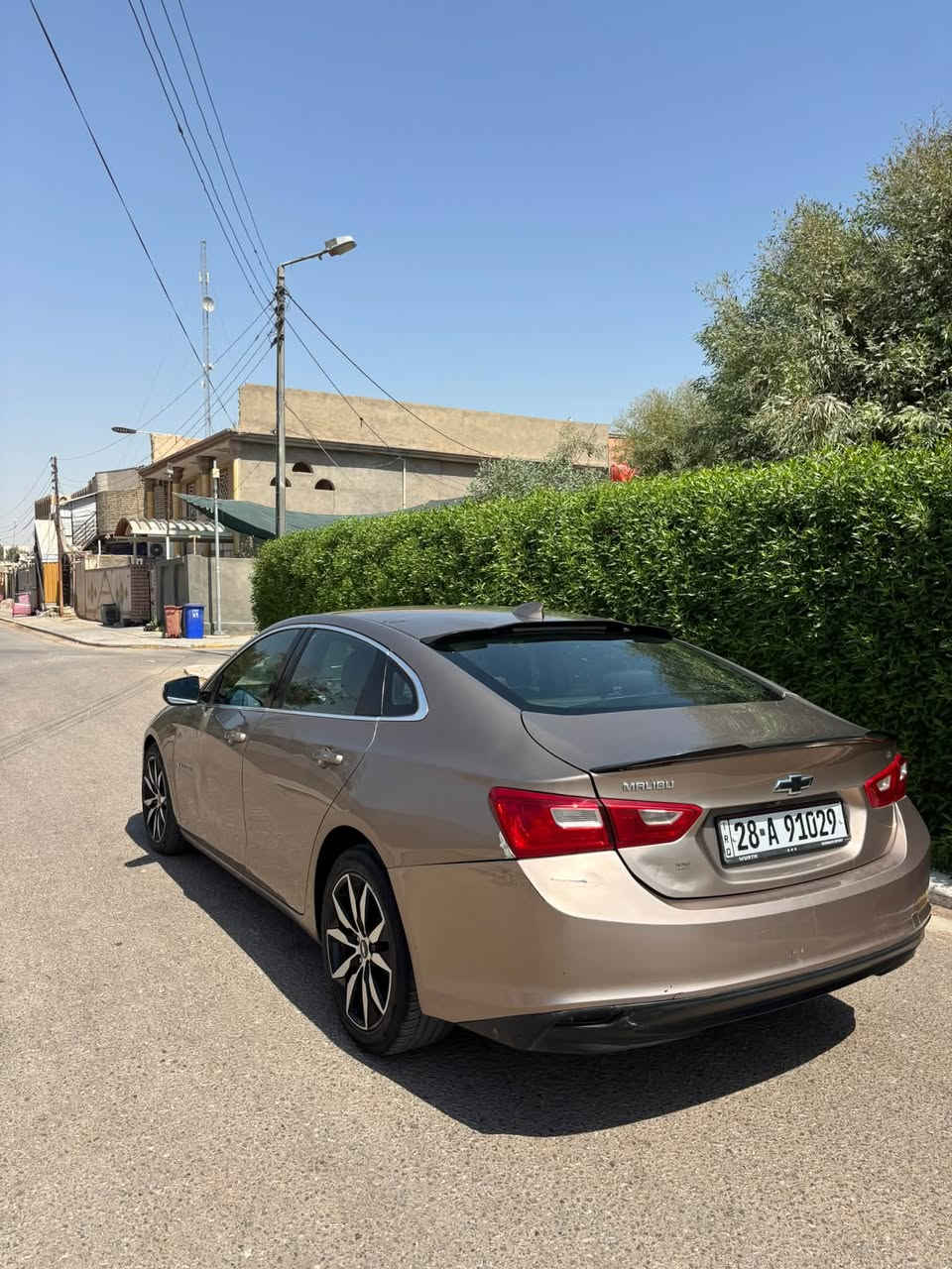 ماليبو ١٨
قطعتين تبريد 
كشن كهربائي 
عدادات دجتال ( مثل مال تاهو ) 
شاشة حجم جبير 
حادثها جاملغ جهة السايق فقط وهنا صار بيها بس بارد با الجاملغ الايسر بارد زغير كلش 
السياره بأسمي السنوية تسقط ب ٢٠٣٠ 
مابيها اي جراد او بداية جراد صبغها يخبل السياره 
مكاني النجف ب ٨٨ ومجالها بسيط 
*********** اتصال 
*********** واتس

