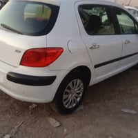 ٢٠٠٦ • مكفولة الصبغ • نظيفه
