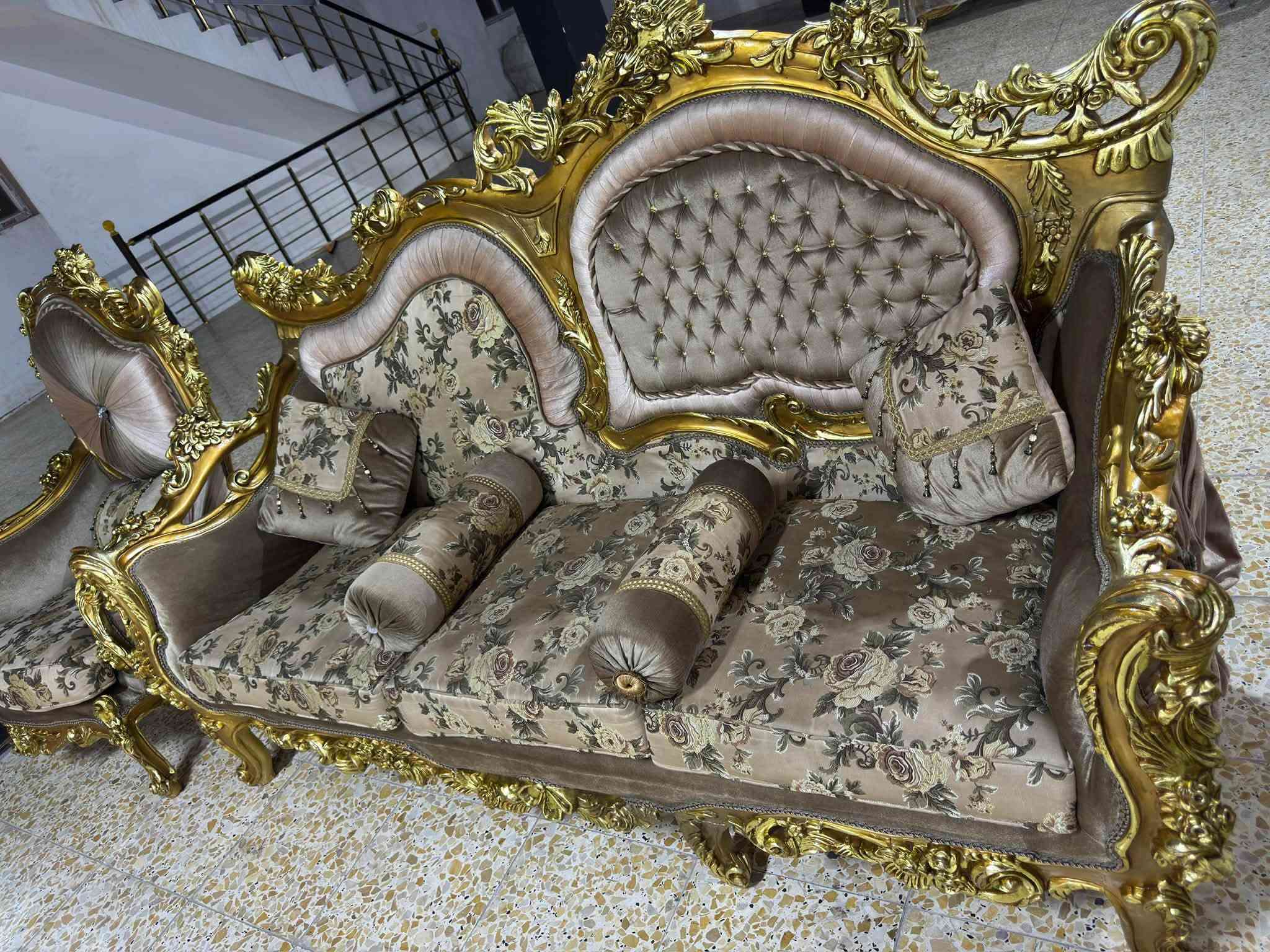 تخم مصري عشر مقاعد نضافته ميه بالميه ويا سيت طبلات للستفسار ***********
