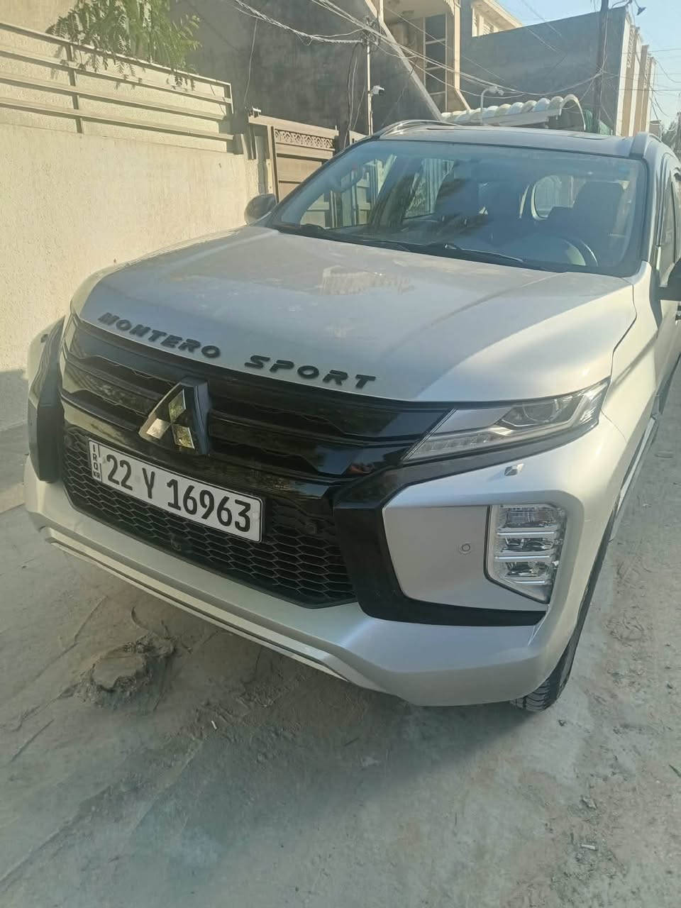 مونتيرو سبورت 23 خليجي
رقم اربيل بأسمي 
مكفولة من التبديل والحادث والصبغ
ماشية 25 الف 
تو كلر ( سلفر واسود ) 
فور ويل 
محرك 3000 / 6 سلندر 
7 راكب 
3 قطع تبريد + تحكم خلفي 
كشنات جلد + الامامي كهرباء 
جنطة كهرباء شفط 
خمس كامرات+ 360 
مري شفط 
سايد بريك دكمة 
تشغيل+الابواب الامامية بصمة 
كير 8 نمرة 
حساسات امامي خلفي 
زراكات لايت امامي
حساس لايت اشارة 
جام اوتو مركزي
ويل كب 18
مكاني بغداد سعر 23500$
***********
