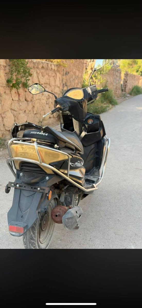 سلام عليكم
دراجه رص نوع هايوشه 
محرك 150
موديل 2022
كهرباياته كله شخاله وزنون 
محرك مجفت بغراض اصليه 
السعر 375 وبي مجال قليل 
لتواصل ***********
موجود واتساب
