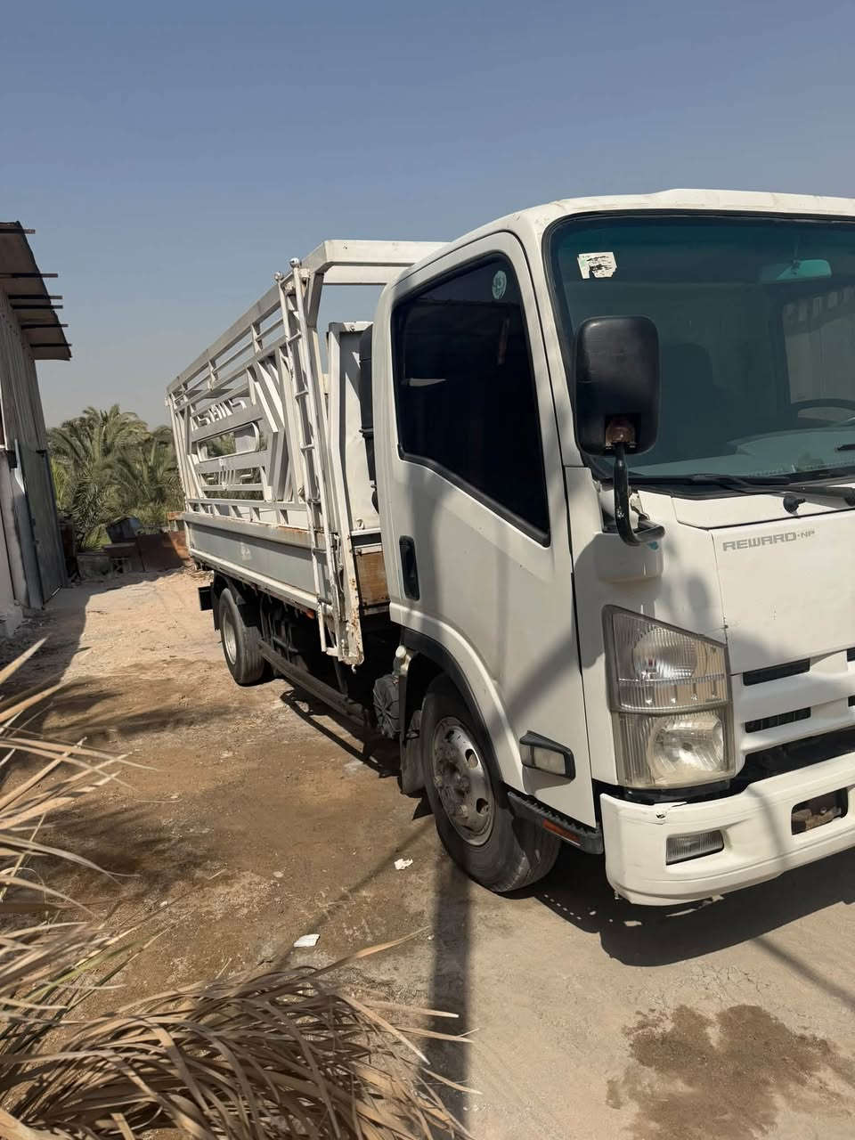 كنتر ازوزه السيارة مكفولة
مكينة بم ونوزل مكفولة
رقم اربيل قديم
اوكفلك السيارة اصولية 100%
بس ما اوكفلك بالاصوليات لأن الشركة مالتها ما موجودة
موديل 2017
السيارة موجوده بالبصرة
السعر 145 ورقة
السيارة جاهزة
رقم الموبايل ***********
