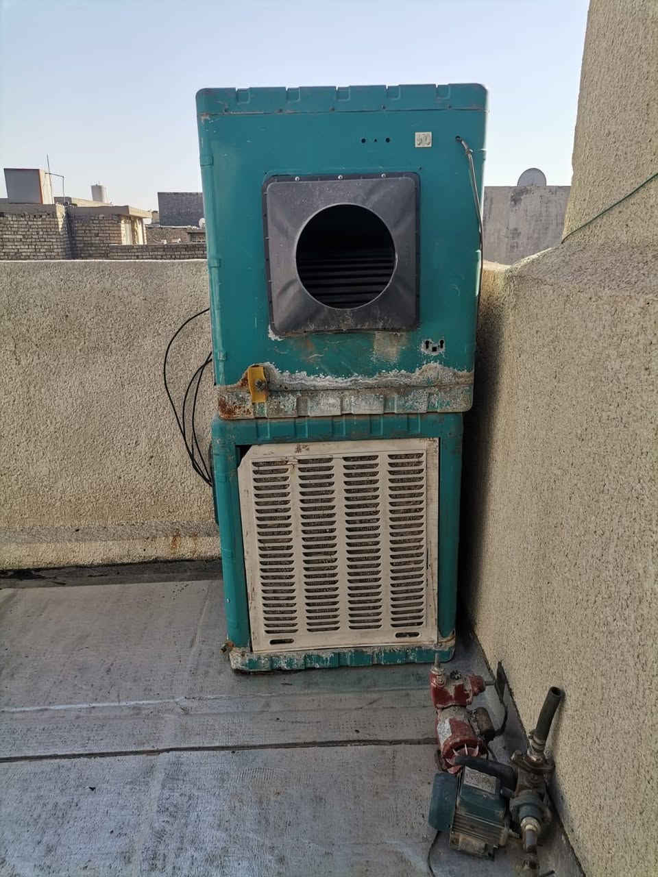 يوم تاريخي الي ابونة وافق نبيع الغراض الي بلسطح الي لا احنه دنستعملهه ولا غيرنة يستفاد منهه
ف صلو على النبي واشتروهه قبل ما الحجي يغير رأية 
كل الغراض موجودة بلصورة كلهه ب150 الف 
مبردات ثنين
ماطورات ماء 
تانكي 

المكان حي الجهاد قرب شارع المضخة 
رقم هاتف الحجية لان الحجي ميسمع التلفون من يدك 
***********
يوم تاريخي الي ابونة وافق نبيع الغراض الي بلسطح الي لا احنه دنستعملهه ولا غيرنة يستفاد منهه
