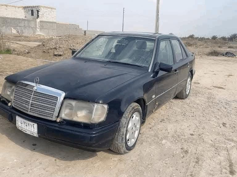 سلام عليكم مارسدس دب موديل 93 رقم بغداد راعيها بالناصريه ..سعرها 37 وبيها مجال .. ‭***********‬
