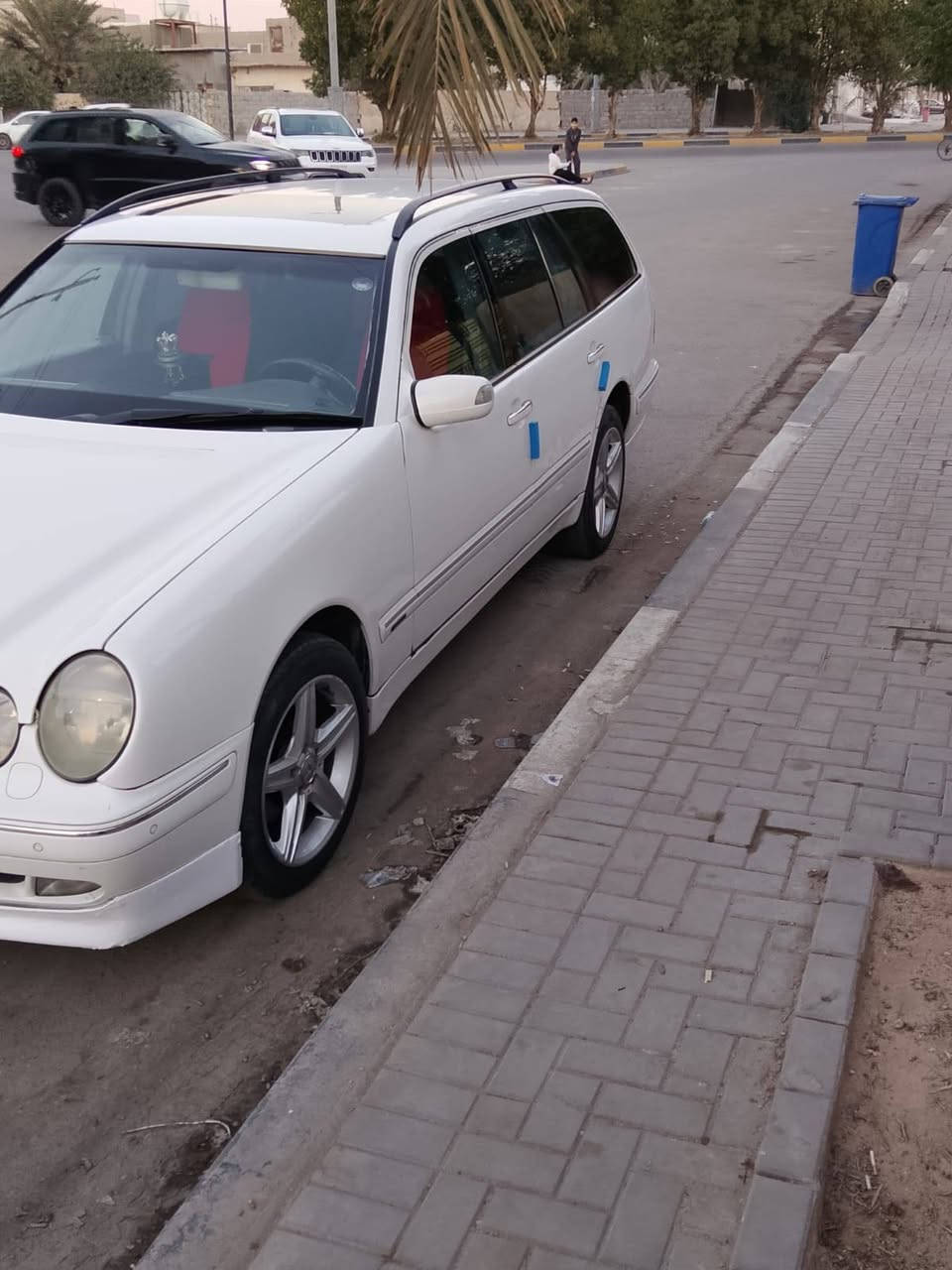 سلام عليكم
مارسدس ام عيون موديل 2001 

استيشن 7 راكب 

مكينه V 6 سلندر 

كير حداديه خير من الله 

تبريد قطعتين 

رقم دهوك سنويه جديده تحويل وقت ما يعجبك 

 موقع البصره وسعره 100 وبيهة مجال

 ***********
