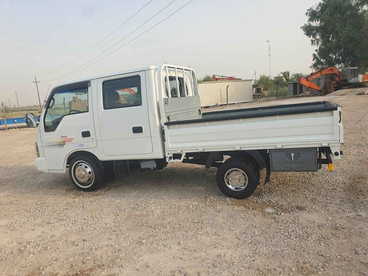 السلام عليكم سياره للبيع ام عيون موديل 2000رقم بغداد باسمي كفاله عامه ع وضع شركه تبريد تدفىه عامه***********
