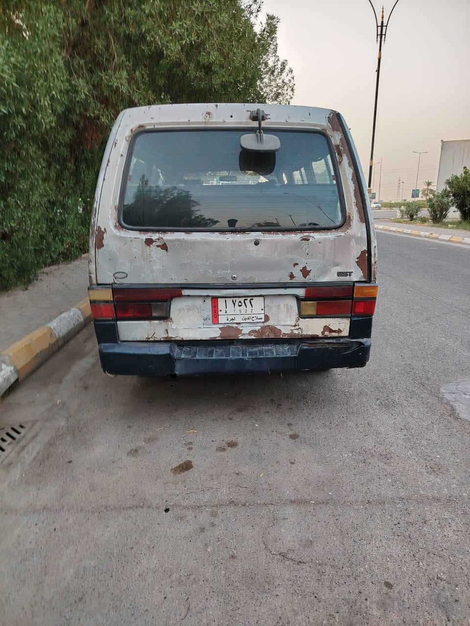 السلام عليكم كية بستة للبيع موديل 93سنوية ل 2027 راعيها موجود يدور تحويل محرك تبخير بدون تنقيص شواصي ما معمرات كير واكسل جدد تخم تاير سيارة  جاهرة للشغل المكان واسط الصويرة *********** المو شراي لا يتصل السعر 27
