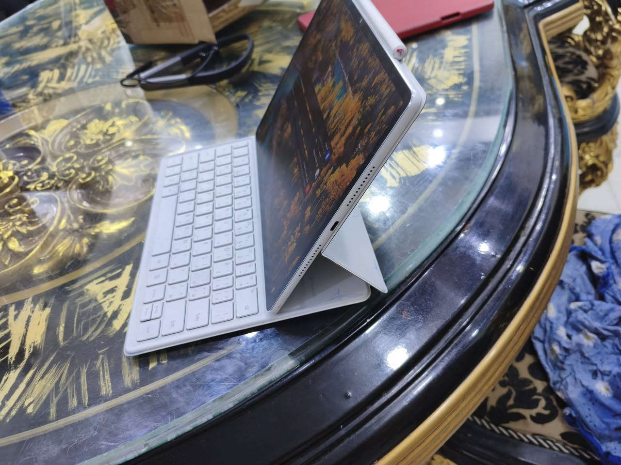 تابلت HUAWEI MatePad 12 X بحالة ممتازة جداً (نظيف كالجديد)
الجهاز: هواوي ميت باد 12 إكس (HUAWEI MatePad 12 X)

​الذاكرة العشوائية (RAM): 12 جيجابايت

​سعة التخزين: 256 جيجابايت

​نظام التشغيل: HarmonyOS 4.2.0

​الحالة: الجهاز نظيف جداً وخالي من أي خدوش أو عيوب، شغال 100% وما فك نهائياً.

​الملحقات: مرفق معه الكيبورد الأصلي والقلم.

​التواجد: بغداد - حي العامل.

​للإرسال أو الاستفسار (اتصال أو واتساب): ***********
