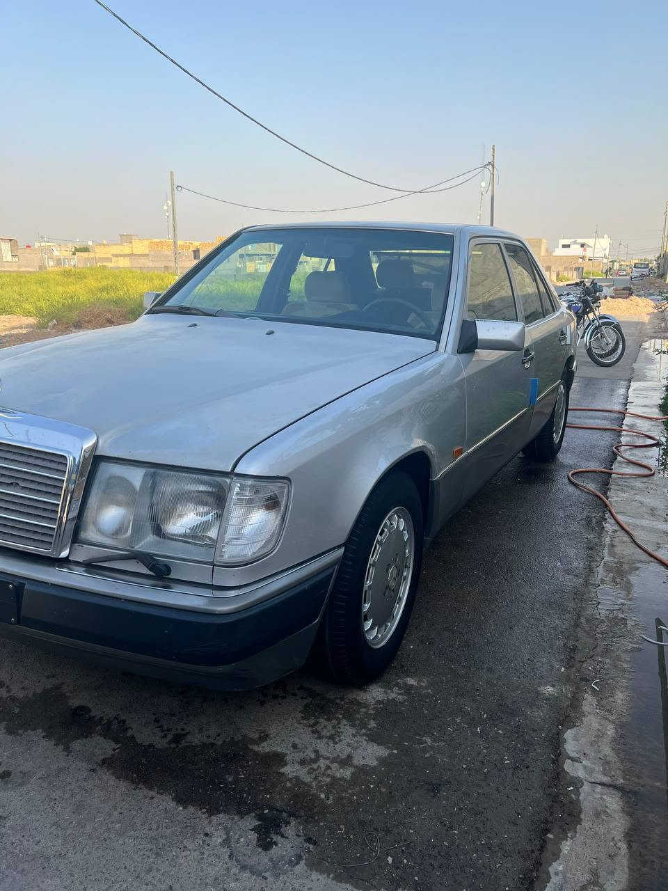للبيع سياره مارسيدس دب موديل 1991بلادي مكفوله
مكينه بلادي 300 عنكبوت 
كهربايات سياره شغاله 
من تبريد ثلج
و سماعات ٤شغالات خلفي وامامي
دواخل بلاد نضيف 
كهربايات سياره شغالات 
سويج +بصمه 
بيبان كهربايات 
..... 
سياره باسمي ثاني يوم تحويل رقم بغداد نكليزي 
مكان سياره واسط كوت قضاء الاحرار 
لتواصل على رقم ***********
.. سعر سياره 80$
