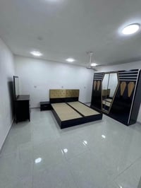 دار للبيع منطقة الكفائات" حي الوحده قرب شارع القياده  البيت بوجه الشار...