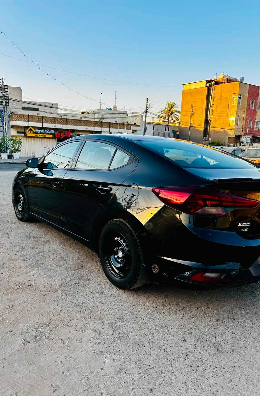 النترا موديل 2020
*اقرا المنشور زين قبل لا تخابر 
حادثها جاملغ الايسر بي بارد وجاملغ الايمن والبنيد مفتوحات وباب الايمن بي بارد والصندوق بي بارد 
علماً ان السيارة تحتوي على منضومة غاز
وسيارة رقمها بغداد و باسمي وتحويل من ثاني يوم
سعرها 95 وبيها مجال بسيط 
للاستفسار الاتصال ع الرقم التالي: ***********
غير متواجد على فيس بوك انا مكلف بالنشر للاستفسارات اتصل ع الرقم
