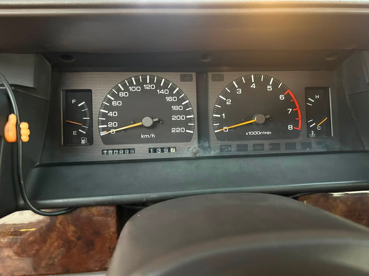 السلام عليكم للبيع نسيان سيدرك موديل 2002 ماشيه 160 وقابل لزياده كير مكينه كهربائيات تبريد تدفئه كفاله سياره بيها 3 قطع صبغ بدون حادث فقط جاملغ خلفي جهه السايق بارد السعر 65 مكانها بغداد جادريه او حي الاعلام سياره سنويتها 2029 والهزه 1/26 بسمي وهذا رقمي لشراي يشلع عيني اتصل وبي كل البرامج (***********)
