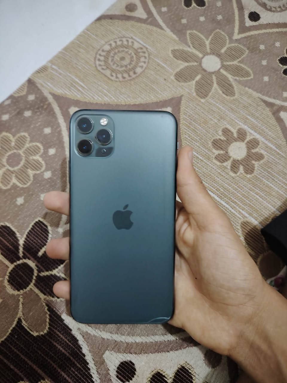 للييع ايفون ١١برو ماكس شرق اوسط جهاز نظيف  غراضه كامله كارتونه شاحنه كفر تواصل مازنجر ع هاذه لحساب او واتساب ***********🙆🏼‍♀️👍🏾
