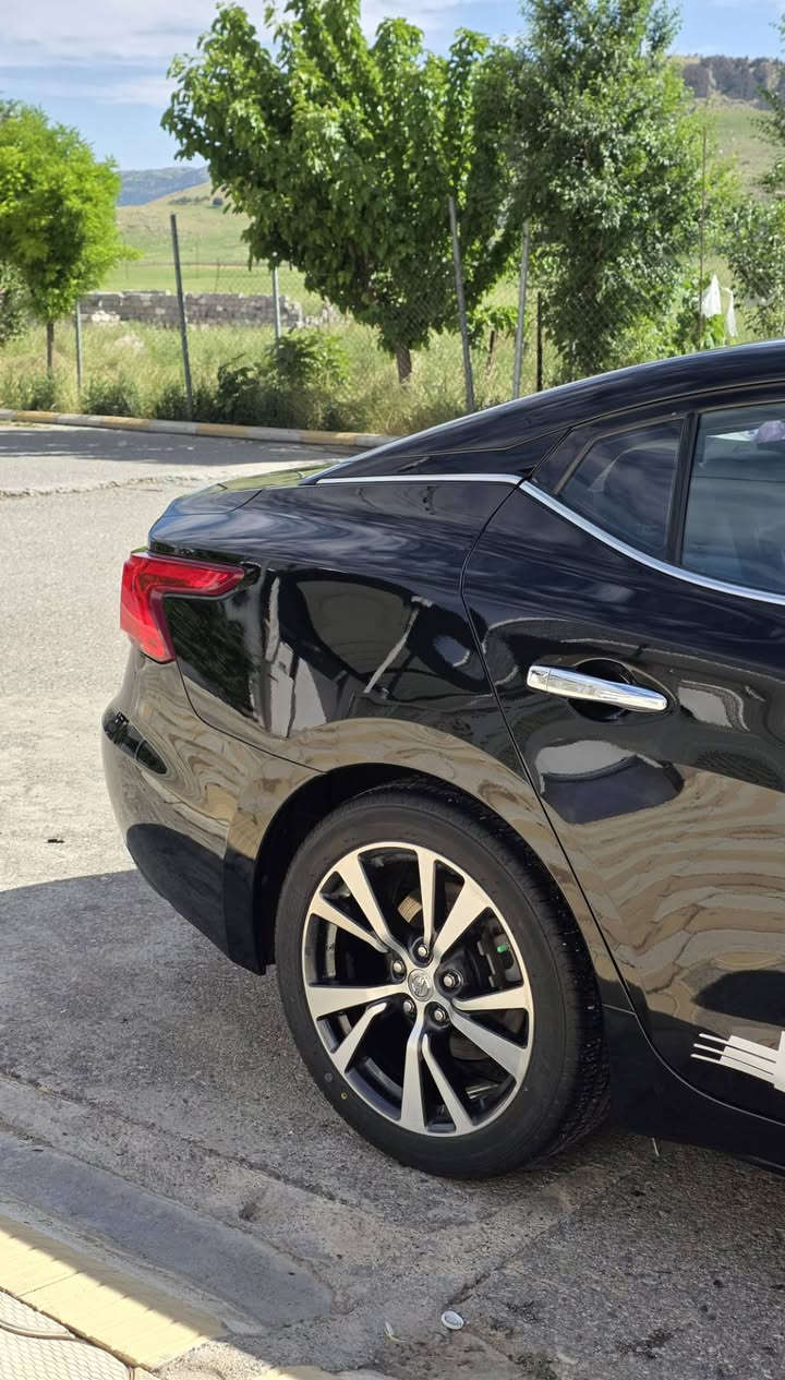 Maxima 2017
نيسان ماكسيما 2017 SV – 300HP

نيسان ماكسيما موديل 2017، فئة SV، السيارة كلها وكالة وما بيها أي صرف أو ملاحظة، هادئة جداً ونظيفة ومعتنى بيها، وتعتبر نموذج بالنظافة والجمال. محركها قوي جداً وأداؤها ممتاز.

رقمها سليمانية (سنوي)، وكل المواصفات شغالة 100%.

المواصفات:

- مقاعد جلد.
- كرسيين تدفئة.
- مرايا تدفئة.
- دبل فول.
- تبريد دبل زون.
- شاشة كبيرة مع ماوس.
- كاميرا وحساسات خلفية.
- بصمة وتشغيل عن بُعد (شغال).
- تحكم من السكان.
- غيارات إلكترونية مع شاشة.
- تبريد مركزي.
- نظام صوت مع أمبليفاير درجة أولى.
- معمول إلها سيرفس كامل (زيت، فلتر، وزيوت الهيدروليك).
- أوضاع قيادة: أوتوماتيك، عادي، سبورت، نورمل، وتراكشن.
- إنارات LED.
- وغيرها من المواصفات.
120$
أقبل المراوسة (التبديل).

📍 السليمانية
📞 ***********
