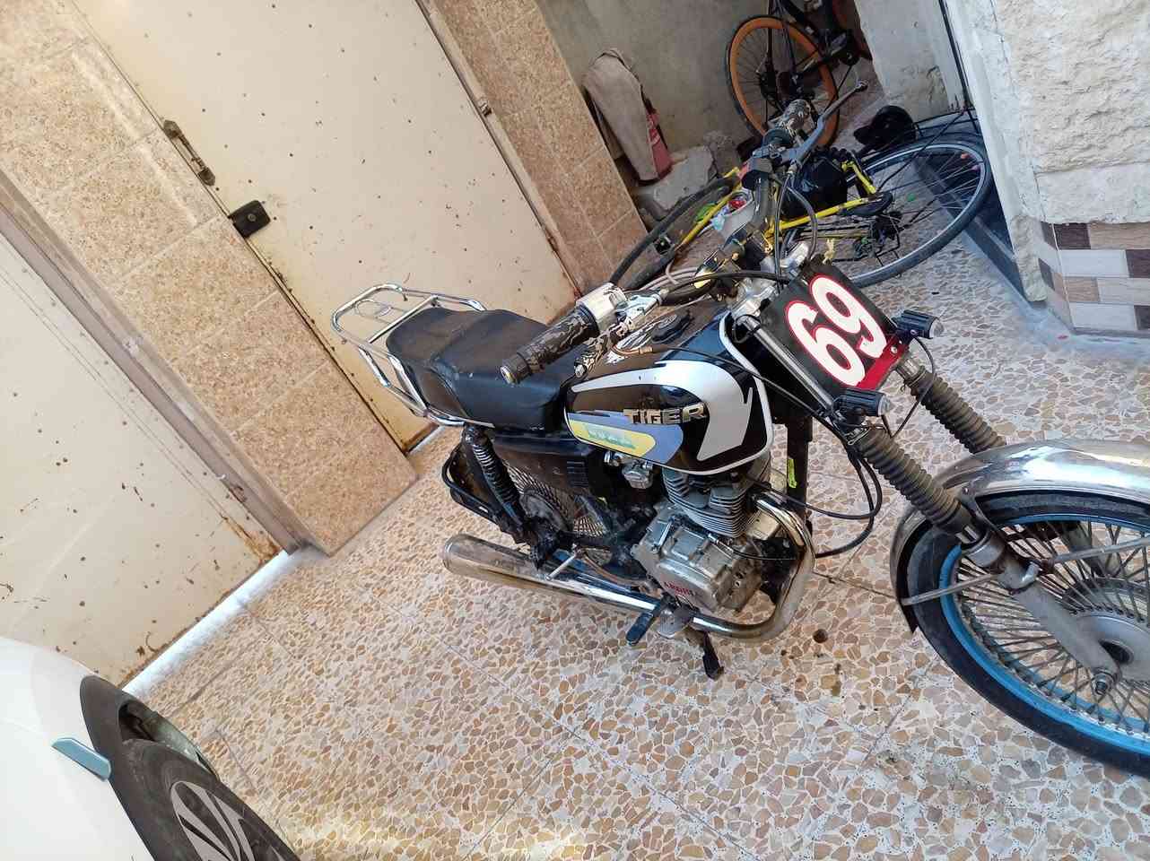 ألسلام عليكم مكينه بس يعوزها فيلسه الماطور شرط سعر 325  الرقم ***********
