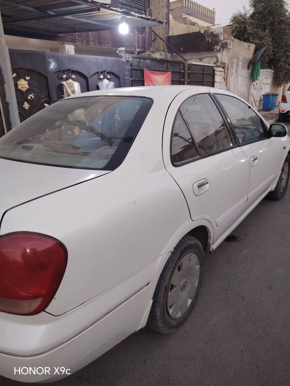 سلام عليكم سني للبيع موديل  2008ياباني
بيها كد شبر صبغ بدون دواخل بجاملق الخلفي مال سايق العنوان بغداد الغزاليه السعر ٩٠ وبيها مجال الرقم  ***********
