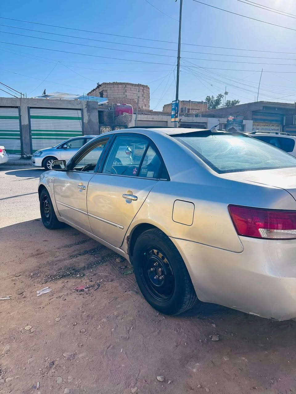 سوناته 2006 امريكي 6سلندر سياره جاهزه كير ومكينه وتبريد وتخم تايرات سياره بيها جراد قليل لل استفسار ***********
