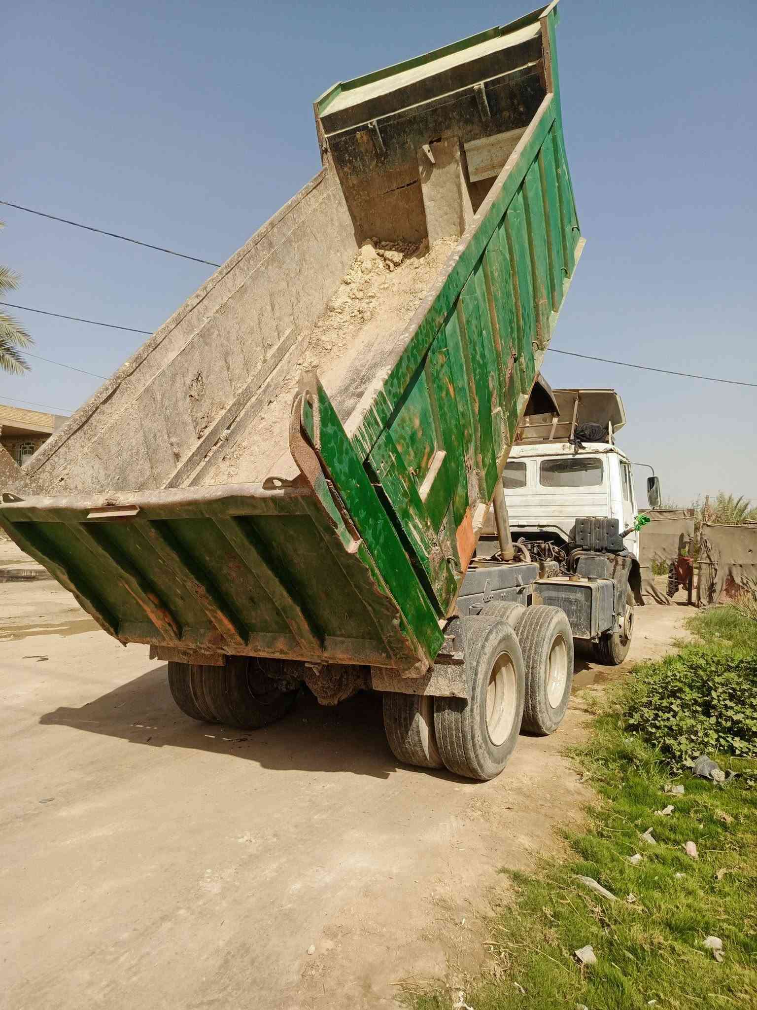 للبيع بدي واقع حال الطول 5متر وعشره سانتيم راجع أربعين للاستفسار اتصال ***********..اسيا ***********السعر15ورقه وبي مجال للشراي كاعيه البدي جديده والونج جديد بلباكيت فقط خياس بسيط بلجوانب
