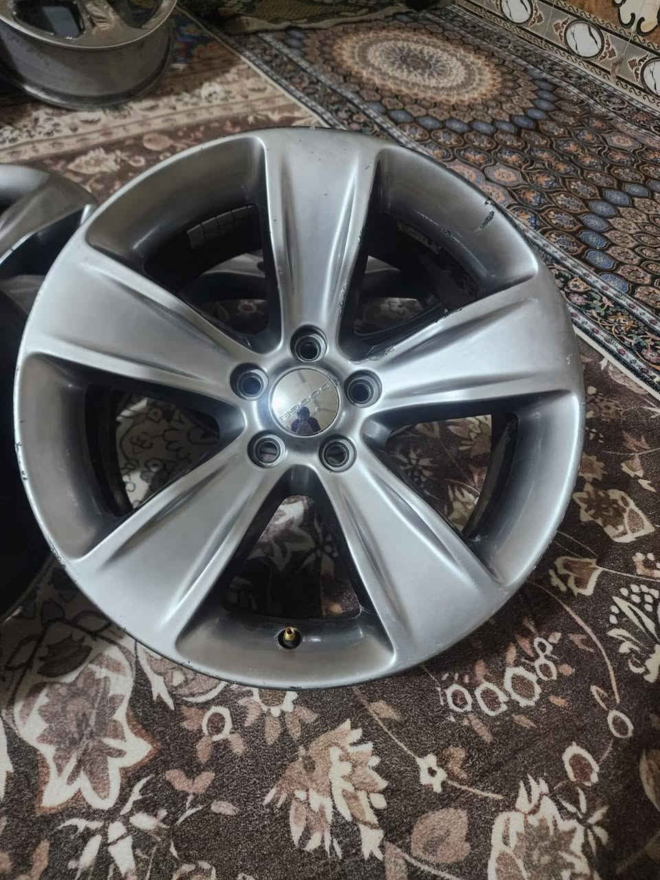 سلام عليكم تخم ويل اس اكس تي ١٨
مال حاويه شرط النضافه للبيع او مروس
سعر ٤٢٥ وبيهن مجال 
شراي يتصل وانا خادم
***********
مكان الديوانية قضاء عفك
