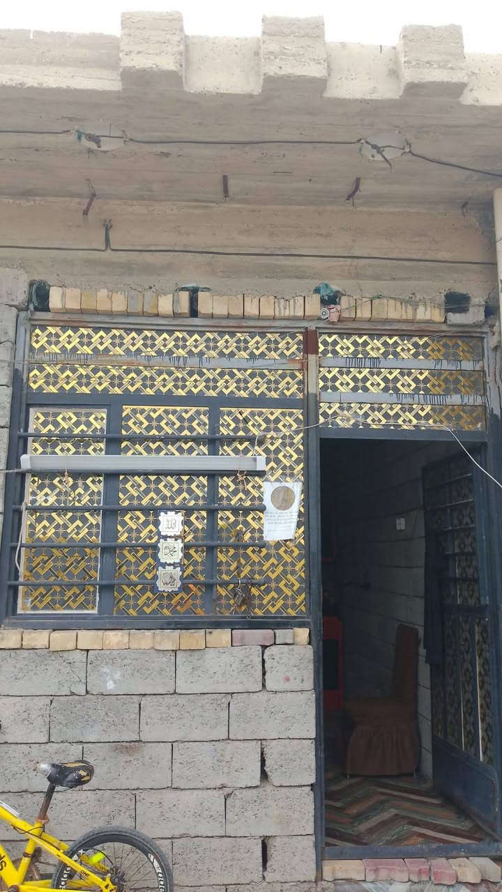 سلام عليكم دار للبيع مساحه200يحتوي على 3غرث نوم وصاله كبيره وستغبال كبير وترك ومنمر اسعر 45وبي مجال  عنوان جسر ديالى لقديم لشراي ينتصل ***********واتساب متواجد على لرقم بكل وكت
