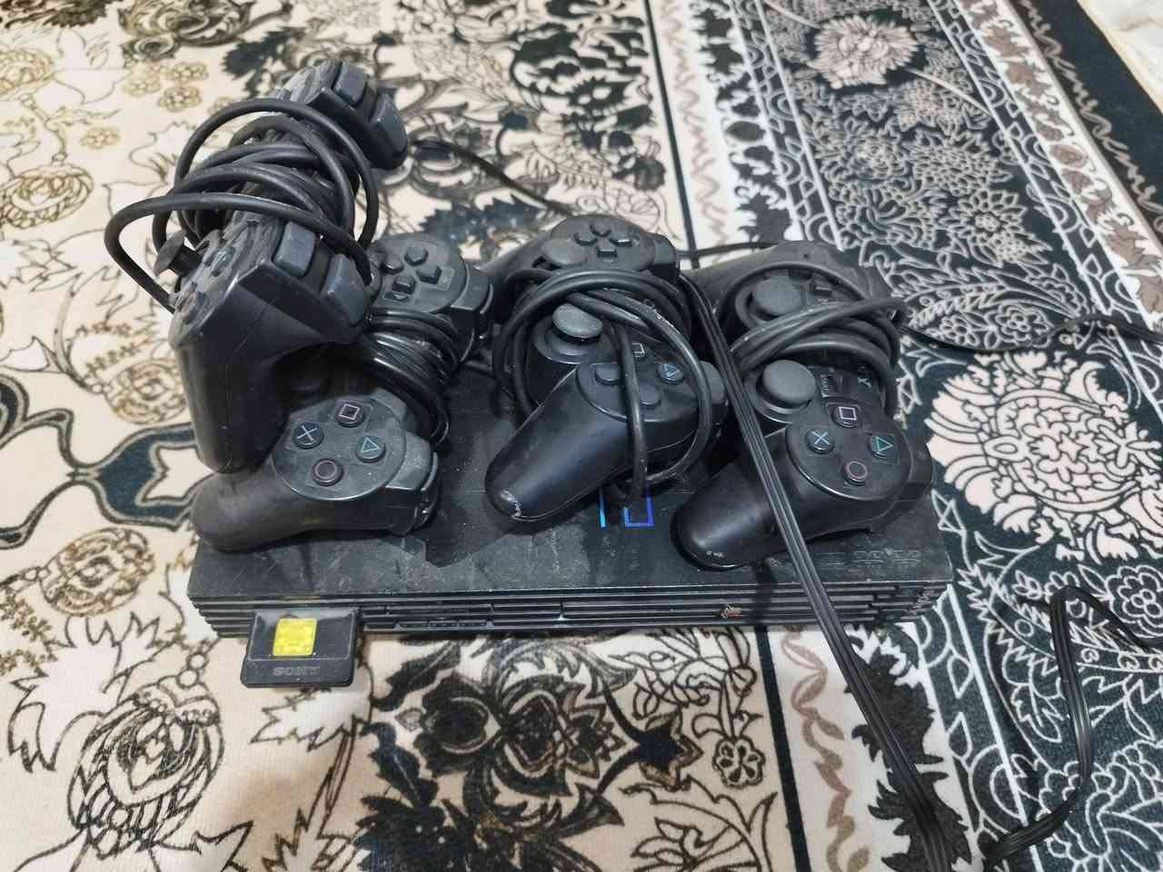 غراض مستعملة للبيع 
بلي 2 وياه 5 يدات وفلاش 32 كيكا 
ستلايت وياه الكارت مال ابراج بابل
سيكا وياها 4 كاسيتات كاملة 
تواصل 
***********
