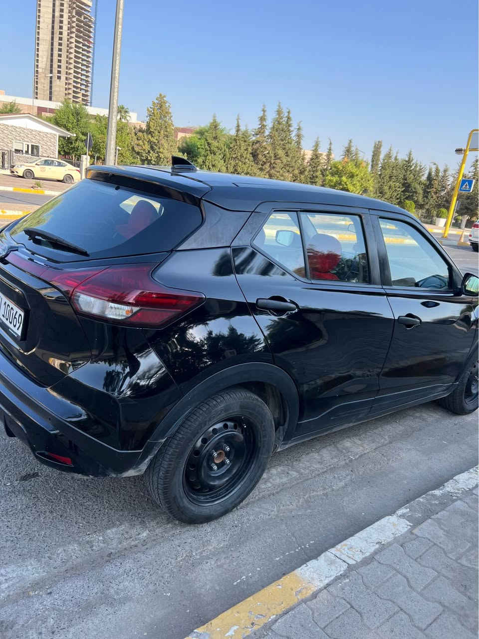 نیسسان کیکس ٢٠٢٢ S ٣پارچەی هەیە بۆنیت چامرلغ و دەرکەی سەکن بێژۆرێ    پەرەشوتی شان و سوکان تەقیوە سوکان سیستەمە چوارتایەی نوێی لەسەرە ٤٤ هەزار میل رۆیشتووە نرخەکەی ١٢٥ وەرەقە و مەجال ژمارەی مۆبایل: *********** أربيل, العراق
