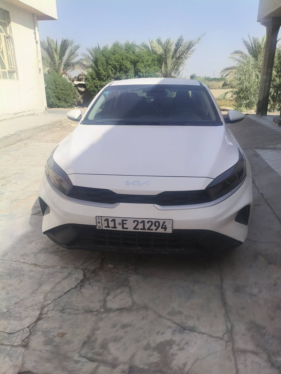 سلام عليكم سيراتو موديل 24 مكفولة رقم بغداد محرك 2000 سعرها 165
رقم الهاتف 
***********
***********

