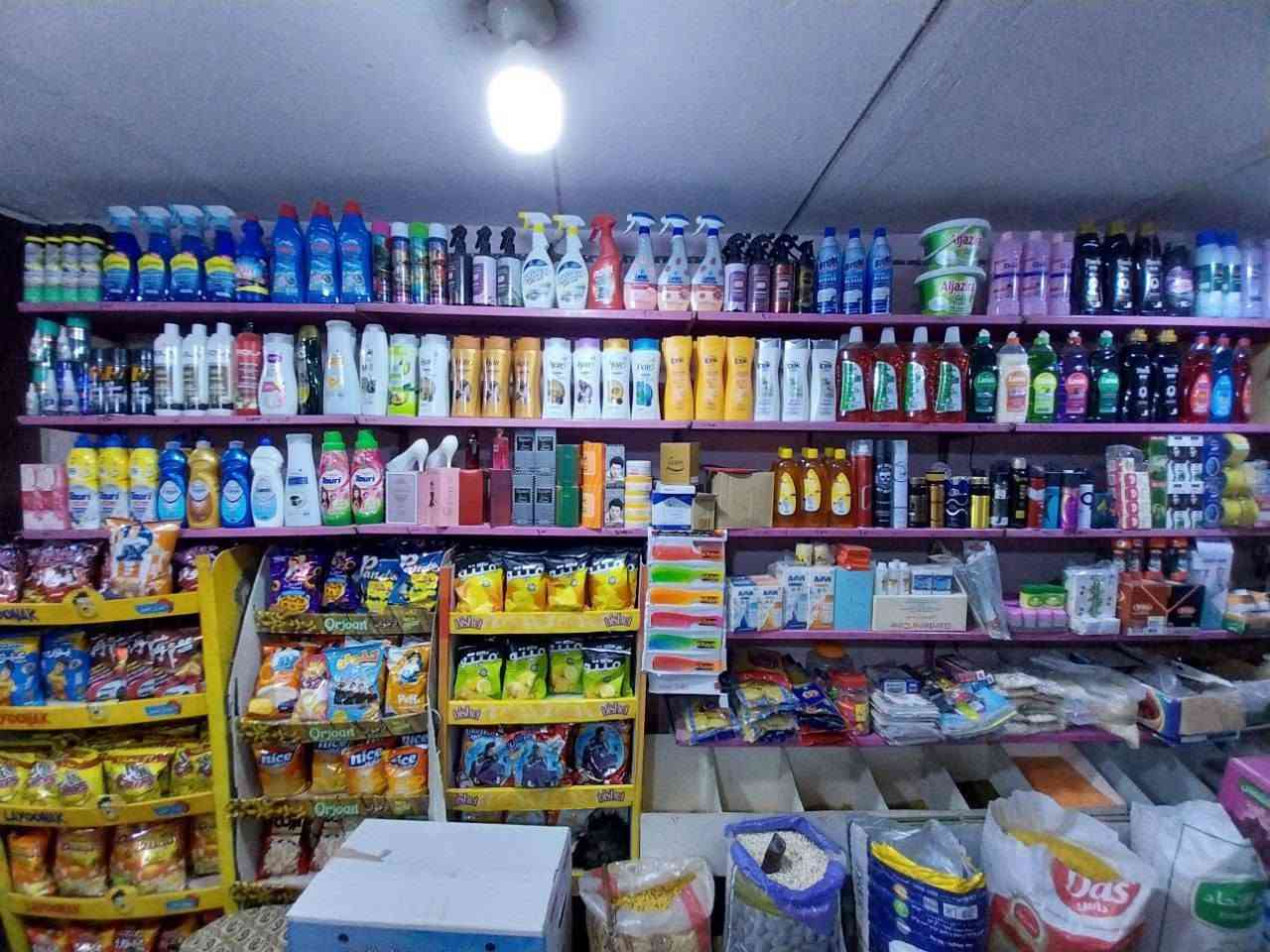 السلام عليكم
محل أسواق للبيع في منطقه الفلاحيه 

خلف صيدلية السلسبيل تحتوي على اثاث كامل مع بضاعه كامله 

المحل شغال تحتوي على أربع برادات عموديه و٤ مجمدات بطحيه مع عارضه وسطيه ورفوف وسبلت ٢طن توسوت

للاستفسار اكثر الاتصال على الرقم ***********
