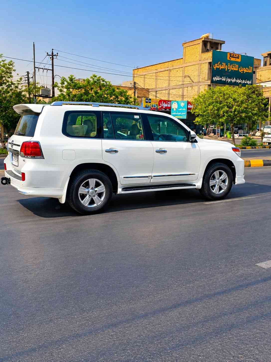لاندكروزر • مديل ٢٠١٢ • رقم بغداد