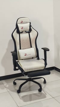 للبيع: كرسي قيمنق (Gaming Chair) من ماركة DEEP يدعم الظهر والرقبة بالك...