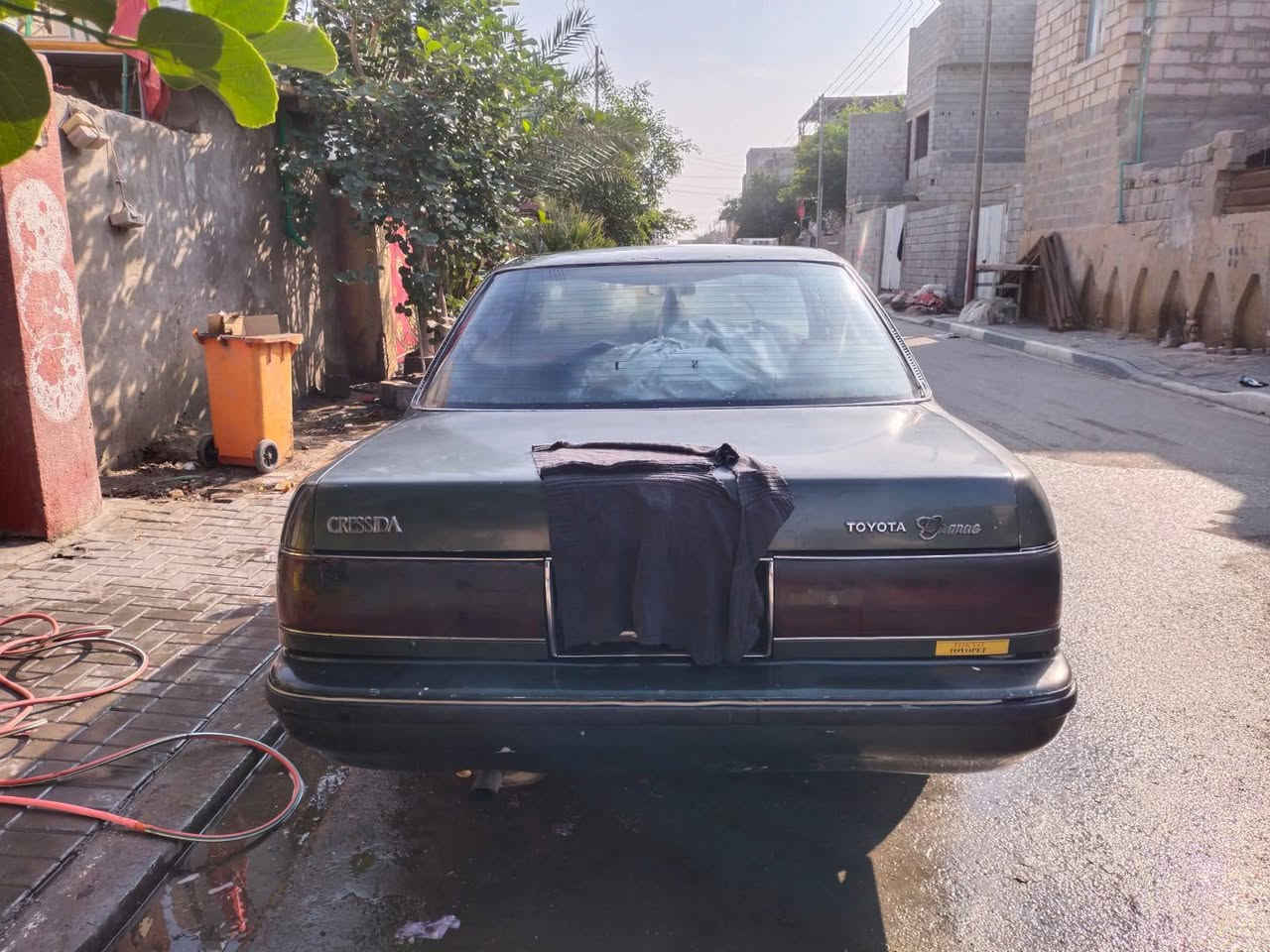 سلام عليكم  سيارة مارك كصيف اصولية مديل 1992 لونه زيتوني السعر 27 ورقة وبيها مجال للتواصل ***********
