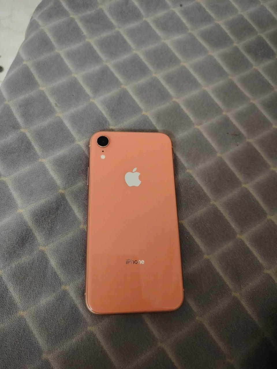 السلام عليكم ايفون Xr  بطاريه ٧٥ بلادي مبايل أي عيب مابي  فقط فطر بل شاشه وممئاثر بلادي ذاكره 64 كيكه فيس إيدي شغال سعر 170 وبي مجال قليل مو شراي لأتعبني  رقمي ***********
