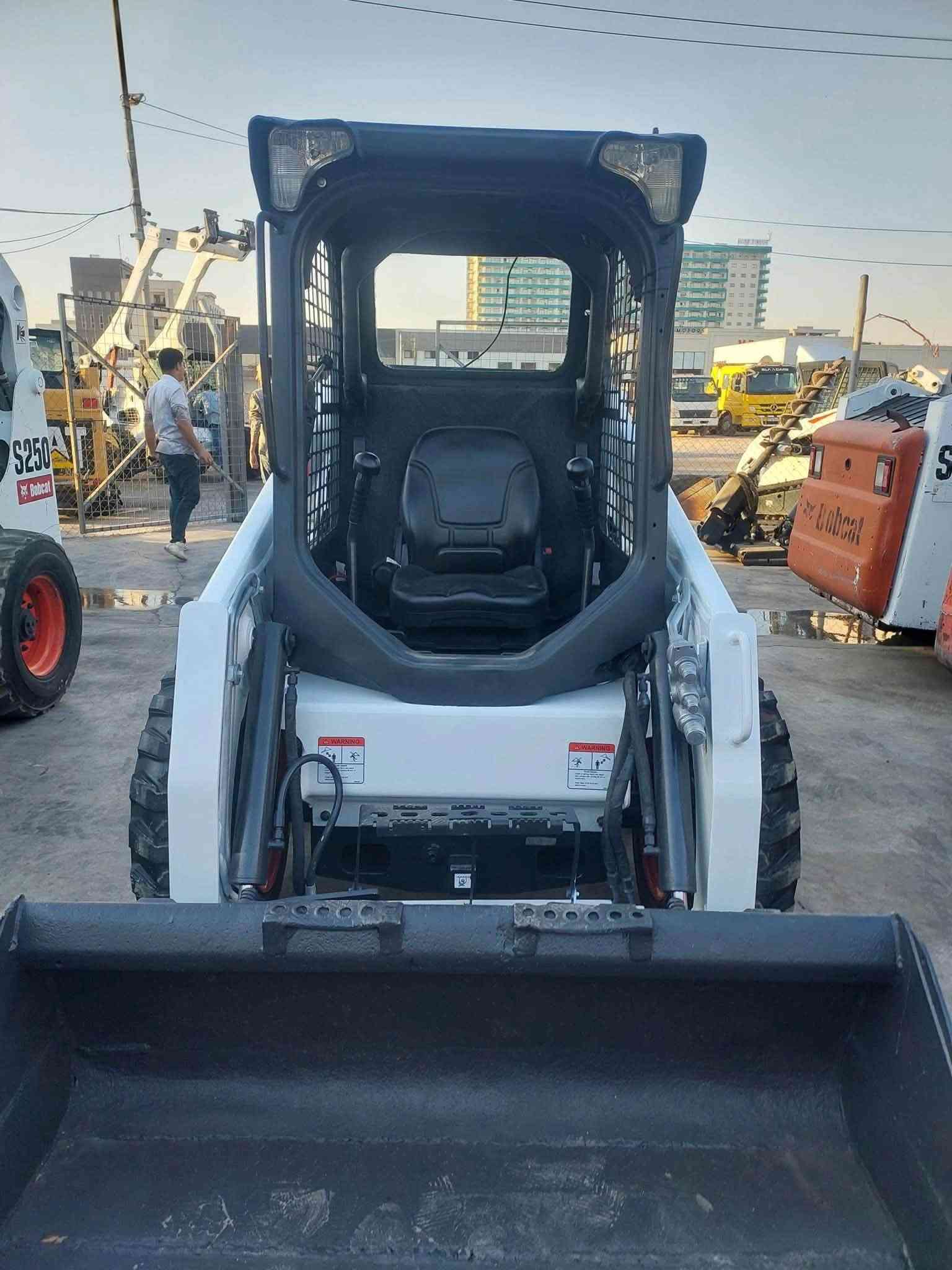 🚜🔥 بوبكات S450 للبيع – فرصة مميزة
✅ الموديل: 2014
✅ أصلي
✅ دخول جديد من أوروبا 🇪🇺
✅ حالة ممتازة
✅ الشفل مكفول
✅ جاهز للعمل مباشرة

💰 السعر: 195 ورقة فقط

📍 الموقع: أربيل – كردستان العراق

📲 واتساب: ***********

🔥 للجادين فقط، أهلاً وسهلاً بالجميع
