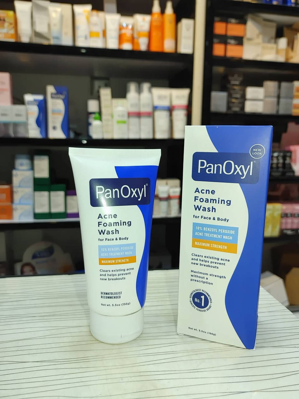 ✨ وداعاً لحب الشباب! ✨
غسول PanOxyl الرغوي لحب الشباب 🧴
🔹 بتركيز 10% بنزويل بيروكسايد
🔹 أقصى فعالية ممكنة
🔹 يعالج الحبوب الموجودة ويمنع ظهور حبوب جديدة
🔹 مناسب للوجه والجسم
🔹 موصى به من قبل أطباء الجلدية
🔹 الحجم: 5.5oz (156g)
السعر: 10,000 فقط 💙
📩 للحجز المباشر: راسلونا على الصفحة أو واتساب
📱 ***********
🚚 التوصيل سريع وآمن لكافة المحافظات
📍 أو زوروا متجرنا وجربوه بأنفسكم:
أوركيد بيوتي - شارع الكماليات، مجمع النوري، داخل القيصرية (قرب بيت عدنان)
#أوركيد_بيوتي #PanOxyl #علاج_حب_الشباب #بنزويل_بيروكسايد #بشرة_نقية #عناية_بالبشرة #مستحضرات_تجميل #العراق #كوزمتك #skincare
