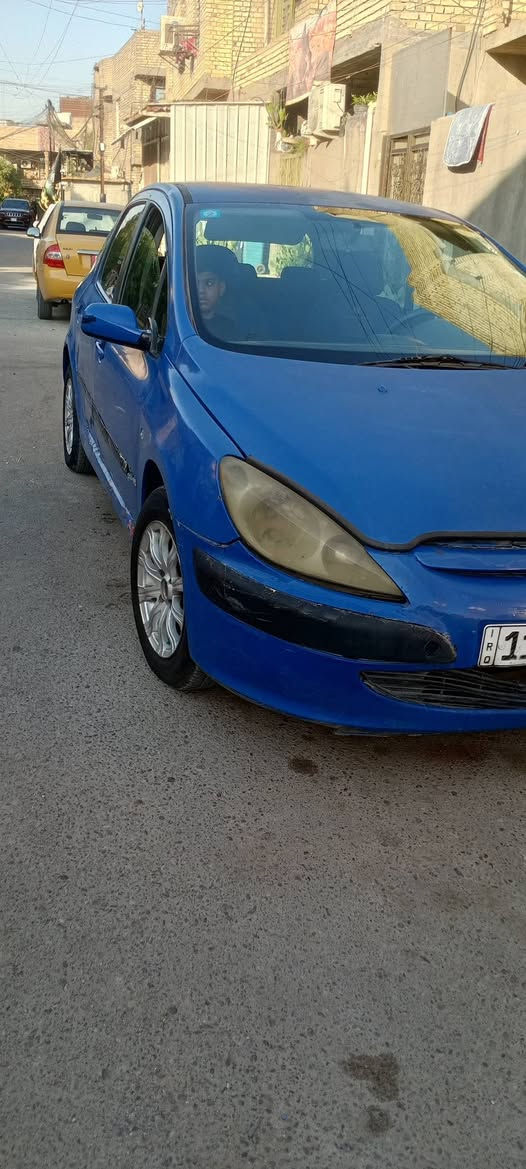 سلام عليكم للبيع بيجو 307 موديل 2005رقم بغداد السعر 27ورقه وبيها مجال للطيبن انكليزي محرك وكير كورله المحرك يبخر عنوان بغداد الشعب رقمي ***********
