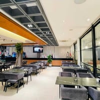 ميوزه وكراسي مطعم العدد 30  رقم الهاتف 07802179148