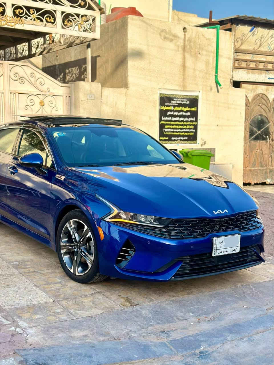 كي فايف 2022 للبيع فئة ال  EX بريميوم خمس كامرات  ex اعلى فئة بالمواصفات رقم بصرة حرة بأسمي مكينة 1600 توربو
داخل صاج 
فتحة بانوراما 
تدفئة وتبريد بالكشنات 
تدفئة بالستيرن 
كشن خزن ميموري 
حساسات امامية + خلفية 
رادرات 360 درجة 
كامرات 360 درجة 
توقف ذاتي 
سستم سماعات بوس 
حادثها فقط بارد بطرف الجاملغ ونص البنيد كلير من امريكا بدون ضربة بدون معجون 
وبلعراق صارت طخة بلباب بدلت الباب بلادي بدون ايرباك بدون دواخل شرط الفحص 
مكاني البصرة المعقل 
 للأستفسار:*********** البصرة, العراق
