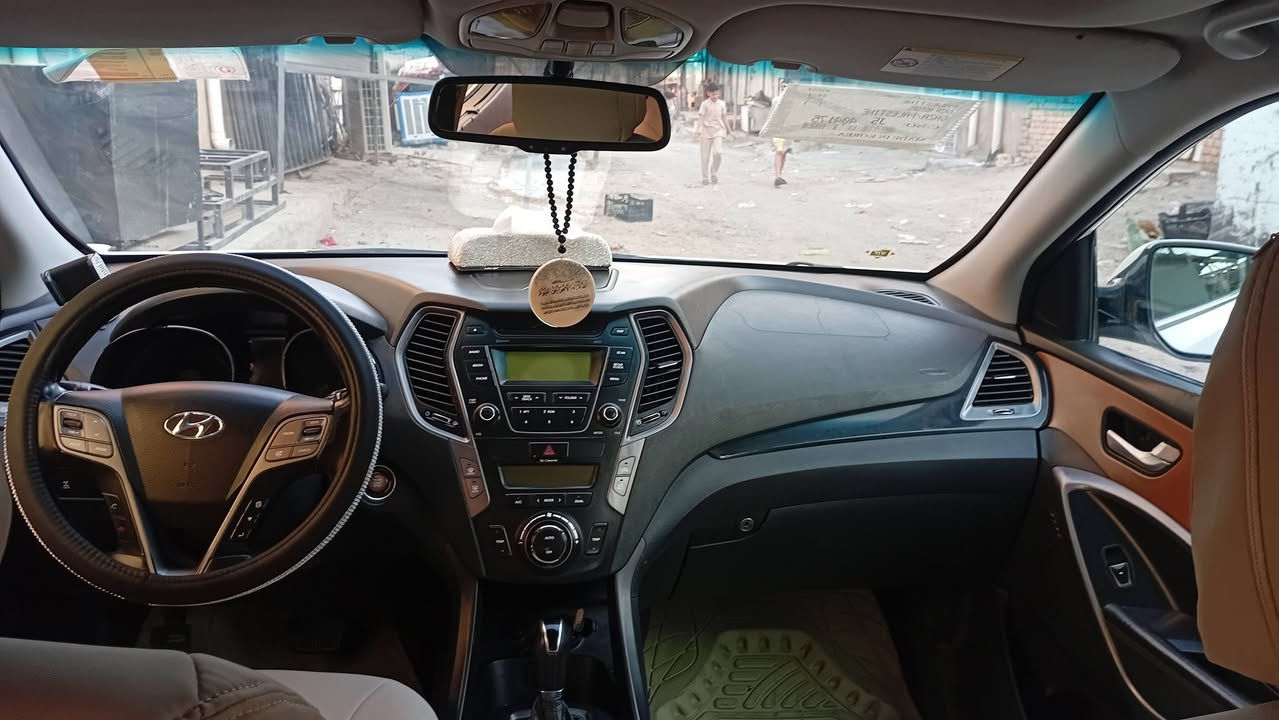 السلام عليكم
سيارة هونداي سنتافي موديل ٢٠١٣ رقم بغداد للبيع فول مواصفات ثلاث قطع تبريد بصمه مري شفط فول تحكم شغال كشن السايق كهربائي ٧ راكب السيارة فور ويل مانع انزلاق فول بنوراما نضام نزول منحدرات مثبت سرعه السياره بيها صبغ شوي من باب العبري ونص الباب الخلفي وشوي من الجاملغ الخلفي السعر ١٤٠ وبيها مجال
للتواصل *********** اتصال وموجود واتساب
