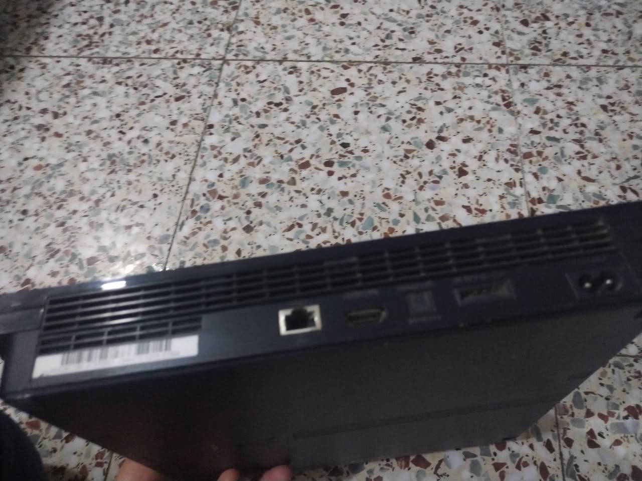 بلي 3 مهكر نضيف جداََ وجديد ماامستعمل هواي ويه ملاحقاته يدهه واير شحن واير واير HDMl اخو الجديد مكاني نجف *********** رايدهه 100قفلل للشرايهه
