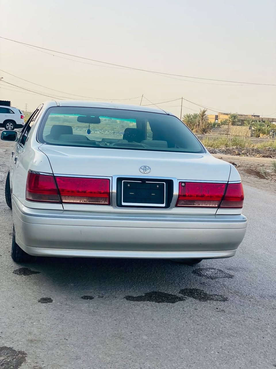 خضراوي   ملكه رقم كركوك موديل 2003
مدفوع كمرك وضريبه وكاله عامه ام صوره 

مكفوله كفاله عامه عراق ويابان من صبغ من ضربه  تحوير فوك وجوه نجف دشبول عارف العيساوي 

المواصفات 
اصل كرستال مو شد ؟ 
3 دكم 
مكينتها ديفور الكبير الحجم 3000 شاصي 75.
اربع كشنات كهرباء. 
ستيرن كهرباء.
برده خلفيه كهرباء أصليه.
مري كهرباء+هيتر 
ويل كب نجمه  حجمه16.بلادي ؟ 
اريل امامي كرستال شذره زرقاء.
لايتات كرستال زنون.
بگ لايتات كرستال لد.
شاشه كرستال ترحيب.
سستم ايرباگ سليم.
كروز تثبيت سرعه.
مري اشاره وترحيب عند الافتراب
مانع انزلاقTRC.
تخم تور اصلي 
شغالABS.
سستم صوت +دمامات فد شي.
حداديه +تخم تاير جديد.
سستم نياكل متكامله.
والسياره ماعايزه برغي كامله على اخر حبايه.
والسياره بالواقع اجمل من الصور بهواي مكان السياره بابل القاسم 
السعر 115 وبيها مجال  

رجاءً اذا ماعجبك السعر او مو شراي اعگب المنشور او تعلق تعليق حلو يدل على أخلاقك الراقيه وكلشي أكو بالسوگ. اي استفسار اتصال فقط  اعتذر *********** / ***********

